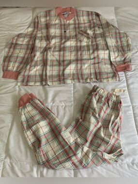 Like new The Vermont Country Store PJs Size Lagre
